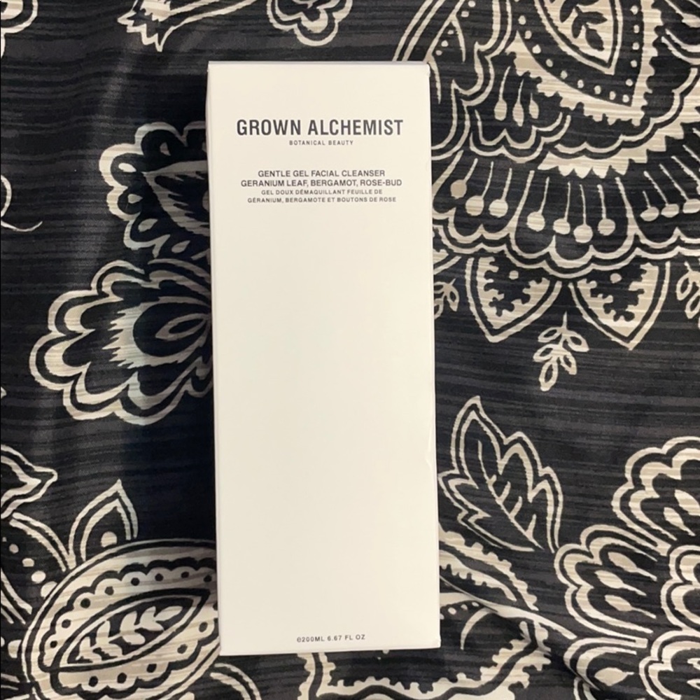 NIB GROWN ALCHEMIST FACIAL CLEANSER